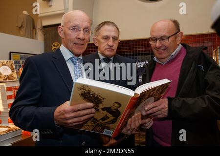 L'ex ciclista belga Eric Leman, l'ex ciclista belga Freddy Maertens e l'ex ciclista belga Michel Pollentier hanno illustrato durante la presentazione del libro "Top 1000 van de Belgische wielrenners" (Top 1000 dei ciclisti belgi), scritto dal giornalista Jacques Sys, martedì 13 marzo 2018, a Roeselare. BELGA FOTO KURT DESPLENTER Foto Stock