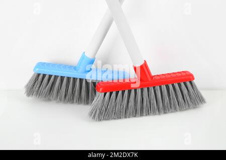 Pulizia scope isolato su sfondo bianco, primo piano Foto Stock