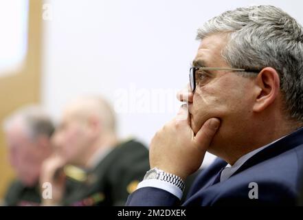 Il Ministro della Difesa e del Servizio pubblico Steven Vandeput è stato raffigurato nel corso di una sessione della commissione della Camera della Difesa al parlamento federale, a Bruxelles, martedì 20 marzo 2018. FOTO DI BELGA ERIC LALMAND Foto Stock