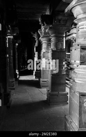 05 marzo 2015, Pune, India, Antico Tempio del dio indù shiva, il Tempio di Bhuleshwar è situato su una collina ed è stato costruito nel 8th ° secolo. Ci sono cla Foto Stock