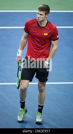 Il belga Joris De Loore sembra sconsolato durante una partita di tennis tra gli Stati Uniti John Isner (ATP 9) e il belga Joris De Loore (ATP 319), la prima gomma dei quarti di finale del Davis Cup World Group tennis tra Stati Uniti e Belgio, venerdì 06 aprile 2018, a Nashville, Stati Uniti d'America. La riunione della Coppa Davis si svolgerà dal 6 al 8 aprile. BELGA FOTO BENOIT DOPPAGNE Foto Stock