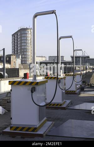 L'immagine mostra una stazione di ricarica per autobus elettrici durante la presentazione dei primi autobus elettrici della compagnia di trasporti pubblici di Bruxelles STIB - MIVB, martedì 17 aprile 2018 a Bruxelles. FOTO DI BELGA NICOLAS MAETERLINCK Foto Stock