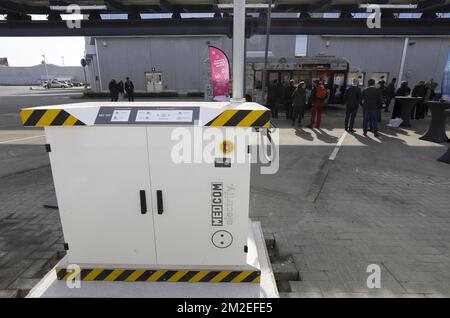 L'immagine mostra una stazione di ricarica per autobus elettrici durante la presentazione dei primi autobus elettrici della compagnia di trasporti pubblici di Bruxelles STIB - MIVB, martedì 17 aprile 2018 a Bruxelles. FOTO DI BELGA NICOLAS MAETERLINCK Foto Stock