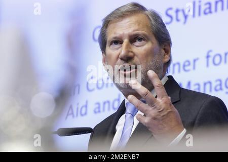 Unione europea Politica europea di vicinato e negoziati per l'allargamento il Commissario Johannes Hahn ha tenuto un discorso nel corso di una conferenza "sostenere il futuro della Siria e della regione", organizzata dall'Unione europea e dalle Nazioni Unite, presso la sede dell'UE a Bruxelles, martedì 24 aprile 2018. FOTO DI BELGA THIERRY ROGE Foto Stock