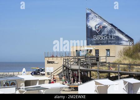 O'Neill Beachclub, club sulla spiaggia per surfisti e appassionati di sport acquatici nella località balneare di Blankenberge lungo la costa del Mare del Nord, Fiandre, Belgio | o'Neill Beachclub à Blankenberge, Belgique 18/04/2018 Foto Stock