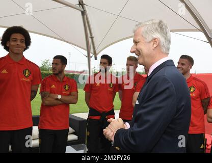 Re Filippo - Filip del Belgio nella foto durante una visita del Re ad una sessione di allenamento della nazionale belga di calcio Red Devils, sabato 09 giugno 2018, a Tubize. I Red Devils hanno iniziato i preparativi per la prossima Coppa del mondo FIFA 2018 in Russia. BELGA FOTO PISCINA PHILIPPE UNCINETTO Foto Stock