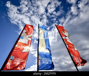 L'immagine mostra le bandiere e i logo della Coppa del mondo FIFA Russia 2018 in vista dell'inizio della Coppa del mondo FIFA 2018, a Mosca, Russia, lunedì 11 giugno 2018. FOTO DI BELGA DIRK WAEM Foto Stock