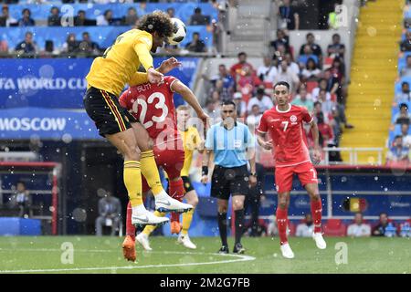 Marouane Fellaini in Belgio e Naim Sliti di Tunesia combattono per la palla durante la seconda partita della nazionale belga di calcio i Red Devils contro la nazionale tunisina nello stadio Spartak, a Mosca, in Russia, sabato 23 giugno 2018. Il Belgio ha vinto il suo primo gioco di fase di gruppo. FOTO DI BELGA DIRK WAEM Foto Stock