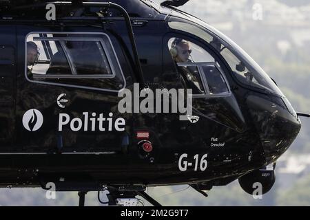 Re Philippe - Filip del Belgio pilota un elicottero durante la celebrazione del 25th° anniversario della sede di supporto aereo della polizia federale, a Melsbroek, martedì 26 giugno 2018. FOTO DI BELGA THIERRY ROGE Foto Stock