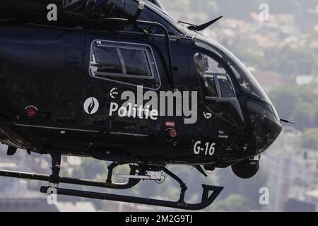 Re Philippe - Filip del Belgio pilota un elicottero durante la celebrazione del 25th° anniversario della sede di supporto aereo della polizia federale, a Melsbroek, martedì 26 giugno 2018. FOTO DI BELGA THIERRY ROGE Foto Stock