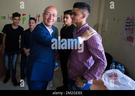 Federazione Vallonia - il Ministro di Bruxelles, il Presidente Rudy Demotte (L), è stato raffigurato nel corso di un incontro con la Difesa per i Bambini Palestina internazionale (DCI) e di una visita al campo profughi di Arroub a Hebron, il secondo giorno di una missione con il Ministro di Bruxelles Demotte in Israele e nei territori palestinesi, lunedì 02 luglio 2018. FOTO DI BELGA JOHANNA GERON Foto Stock