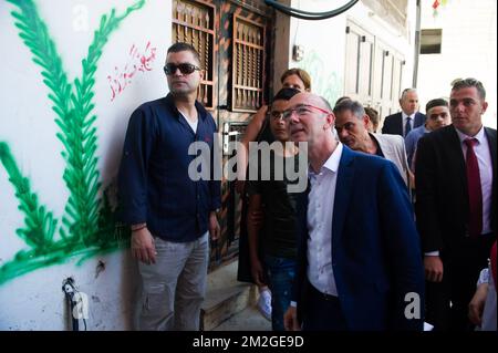 Federazione Vallonia - il Ministro di Bruxelles, il Presidente Rudy Demotte (C), è stato raffigurato nel corso di un incontro con la Difesa per i Bambini Palestina internazionale (DCI) e di una visita al campo profughi di Arroub a Hebron, il secondo giorno di una missione con il Ministro di Bruxelles Demotte in Israele e nei territori palestinesi, lunedì 02 luglio 2018. FOTO DI BELGA JOHANNA GERON Foto Stock