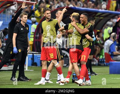 Adnan Januzaj in Belgio, Dries Mertens in Belgio e Youri Tielemans in Belgio festeggiano dopo il gol 0-2 durante una partita di calcio tra la nazionale belga Red Devils e il Brasile a Kazan, Russia, venerdì 06 luglio 2018, i quarti di finale della Coppa del mondo FIFA 2018. FOTO DI BELGA DIRK WAEM Foto Stock