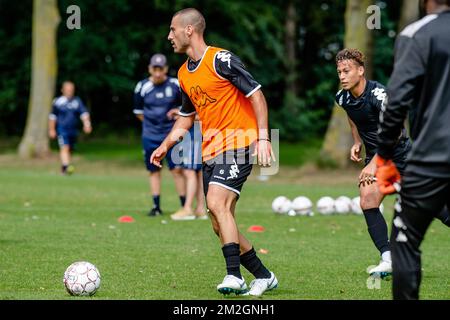 Gjoko Zajkov di Charleroi, nella foto, durante una sessione di allenamento presso il campo estivo di allenamento della squadra della Jupiler Pro League Sporting Charleroi, in vista della stagione calcistica 2018-2019, a Mierlo, nei Paesi Bassi, lunedì 09 luglio 2018. FOTO DI BELGA JONAS ROOSENS Foto Stock