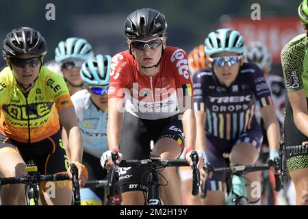 Il belga Kelly Van den Steen ha raffigurato durante l'arrivo della gara ciclistica femminile di un giorno "la Course by le Tour de France", a 112,5 km da Annecy a le Grand Bornand, Francia, martedì 17 luglio 2018. La gara è organizzata durante la gara ciclistica maschile Tour de France. FOTO DI BELGA YORICK JANSENS Foto Stock