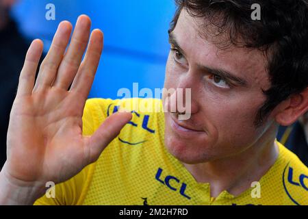 Il britannico Geraint Thomas del Team Sky indossa la maglia gialla del leader assoluto raffigurata all'inizio della 18th tappa della 105th edizione della gara ciclistica Tour de France, 171km da Trie-sur-Baise a Pau, Francia, giovedì 26 luglio 2018. Il Tour de France di quest'anno si svolge dal 7th al 29th luglio. FOTO DI BELGA DAVID STOCKMAN Foto Stock