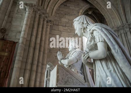 Tomba di Re Luigi XVI e Maria Antonietta, nella Basilica di Saint-Denis, Parigi Foto Stock
