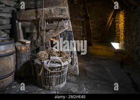 Interno di byre al Croft House Museum / Croft Museum, restaurato 19th ° secolo cottage a Boddam, Dunrossness, Shetland Isole, Scozia, Regno Unito | Musée Croft House Museum à Boddam, Dunrossness, Shetland, Ecosse 10/06/2018 Foto Stock