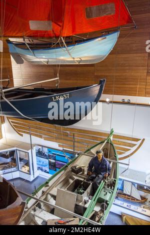 Barche da pesca tradizionali nel Museo e archivi Shetland / Museo e archivi Shetland a Hay's Dock, Lerwick, Shetland, Scozia, Regno Unito | Museo e archivi le Shetland, musée à Lerwick, Shetland, Ecosse 11/06/2018 Foto Stock