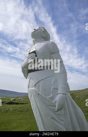 La moglie bianca di Queyon, figura della nave tedesca Bohus naufragata a Otterswick, Yell, Shetland Islands, Scotland, UK | moglie bianca di Queyon, figure de proue du bateau Bohus à Otterswick, Yell, Shetland, Ecosse 14/06/2018 Foto Stock