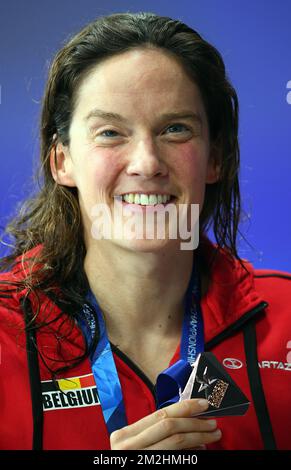 Il nuotatore belga Kimberly acquista pose per il fotografo con la medaglia di Brons alle finali della 50m Butterfly Stroke Swimming Women's in occasione dei Campionati europei di Glasgow, Scozia, giovedì 09 agosto 2018. I campionati europei di diversi sport si terranno a Glasgow dal 03 al 12 agosto. BELGA FOTO BELGA Foto Stock