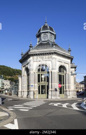 Pouhon Pierre le Grand / Peter la grande casa di guarigione primavera in città Spa, Liegi, Belgio | le Pouhon Pierre-le-Grand dans la ville de Spa, Liége, Belgique 23/08/2018 Foto Stock