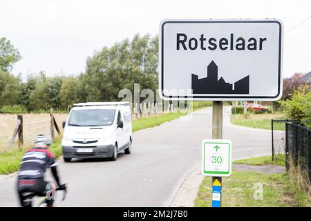 L'illustrazione mostra il nome del comune di Rotselaar su un cartello stradale, martedì 28 agosto 2018. BELGA FOTO JASPER JACOBS Foto Stock