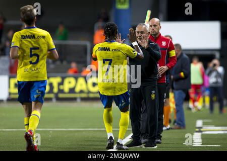 Jordan Botaka di STVV e Valere Stevens, il warehouseman di STVV, festeggiano dopo aver segnato la partita della Jupiler Pro League tra STVV e KV Oostende, a Sint-Truiden, sabato 01 settembre 2018, il sesto giorno della Jupiler Pro League, la stagione calcistica belga 2018-2019. BELGA FOTO KRISTOF VAN ACCOM Foto Stock