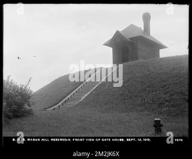 Distribution Department, Southern High Service Waban Hill Reservoir, front view of Gatehouse, Newton, Mass., Sep. 12, 1919 , waterworks, reservoirs water distribution structures, gatehouses Stock Photo