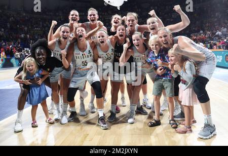 Belgian Cats festeggia dopo aver vinto una partita di basket tra la nazionale belga Cats e la Spagna, martedì 25 settembre 2018 a Tenerife, Spagna, il terzo e ultimo gioco della fase di gruppo della Coppa del mondo di Donne, nel Gruppo C. BELGA FOTO VIRGINIE LEFOUR Foto Stock