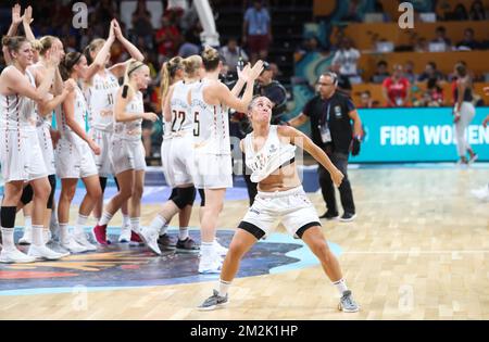 Il belga Cats Marjorie Carpreaux festeggia dopo aver vinto una partita di basket tra la nazionale belga 'The Belgian Cats' e la Francia, nelle finali trimestrali della Coppa del mondo di pallacanestro femminile FIBA, a Tenerife, Spagna, venerdì 28 settembre 2018. BELGA PHOTO VIRGINIE LEFOUR Foto Stock