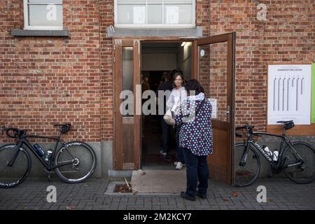 Illustration picture shows people queuing at a polling station in Aarschot, Sunday 14 October 2018. Belgium votes in municipal, district and provincial elections. BELGA PHOTO JASPER JACOBS Stock Photo