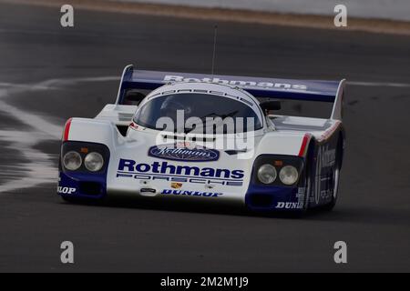 Porsche 962-004, tornando sul circuito dove il Gruppo C ha tenuto la sua prima gara 40 anni fa, ci sono state due sessioni dimostrative di dieci minuti di questi ic Foto Stock