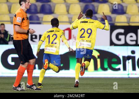 Elton Acolatse di STVV festeggia dopo aver segnato durante la partita di calcio tra STVV Sint-Truiden e SV Zulte Waregem, domenica 04 novembre 2018 a Sint-Truiden, il 14th° giorno della stagione di campionato belga di calcio 'Jupiler Pro League' 2018-2019. FOTO DI BELGA BRUNO FAHY Foto Stock