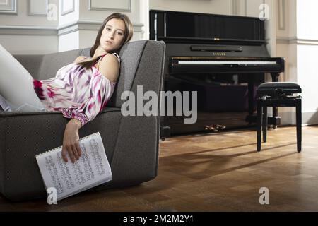 GEETBETS, BELGIO: Ginnastica artistica belga Nina Derwael posta per il fotografo il 21th aprile 2018. PICT FRANK ABBELOOS - FREELANCE BELGA - BELGAIMAGE Foto Stock