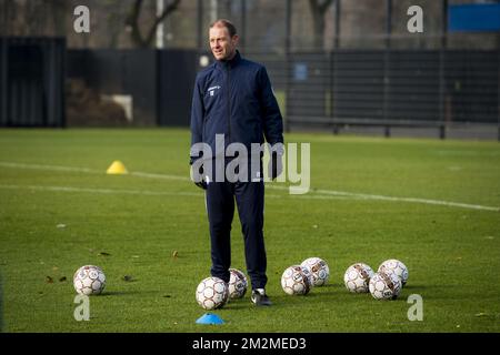 L'allenatore capo di Gent, Jess Thorup, è stato raffigurato durante una sessione di allenamento della squadra di calcio belga KAA Gent, giovedì 22 novembre 2018, a Gent. FOTO DI BELGA JASPER JACOBS Foto Stock