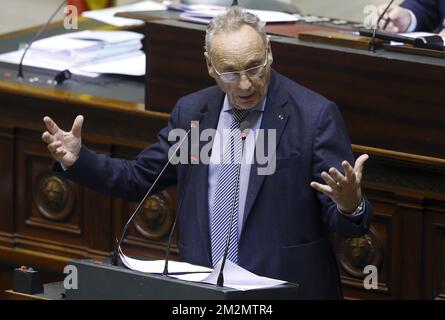 Francis Delperee del CDH ha illustrato in una sessione plenaria della Camera al parlamento federale, a Bruxelles, giovedì 06 dicembre 2018. FOTO DI BELGA NICOLAS MAETERLINCK Foto Stock