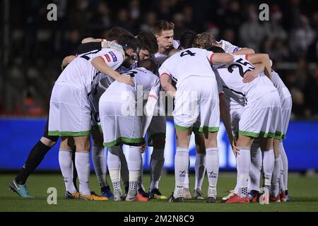 OHL's Mathieu Maertens and OHL's players pictured before the start of a soccer game between KVC Westerlo and OHL Oud-Heverlee - Leuven, Friday 21 December 2018 in Westerlo, on the 20th day of the 'Proximus League' 1B division of the Belgian soccer championship. BELGA PHOTO YORICK JANSENS Stock Photo