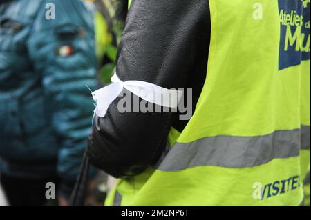 L'immagine mostra una commemorazione alla stazione ferroviaria di Liegi-Guillemins, sabato 12 gennaio 2019, in onore del membro del movimento dei giubbotti gialli (Gilets jaunes - gele hesjes) morto ieri a Vise. La sera del 11 gennaio un uomo è morto in circostanze poco chiare a seguito di un'azione di protesta sulla strada statale E25 a Vise Belgio, vicino a Liegi e al confine con i Paesi Bassi. FOTO DI BELGA SOPHIE KIP Foto Stock