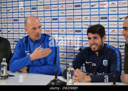 Il capo allenatore di Genk Philippe Clement e Alejandro Pozuelo di Genk hanno illustrato in una conferenza stampa per la proroga del contratto di Pozuelo a Genk, mercoledì 16 gennaio 2019. FOTO DI BELGA JORIS VLIEGEN Foto Stock