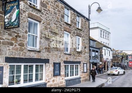 Il Lifeboat Inn on Wharf Road a St Ives in Cornovaglia in Inghilterra nel Regno Unito. Foto Stock