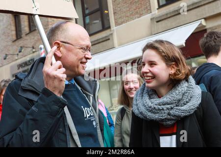 Il climatologo accademico belga Jean-Pascal van Ypersele e l'attivista del clima Anuna De Wever hanno illustrato un'azione di sciopero degli studenti, organizzata da "Gioventù per il clima", che invita gli studenti a saltare le lezioni per protestare contro la mancanza di consapevolezza del clima, giovedì 07 marzo 2019 a Louvain-la-Neuve. Questo segna la nona settimana consecutiva giovani prendere le strade il Giovedi. FOTO DI BELGA PAUL-HENRI VERLOOY Foto Stock