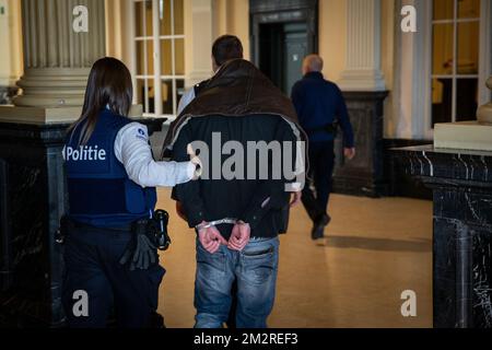 Roy Larmit arriva per una sessione del processo 'Kasteelmoord' (omicidio del castello), lunedì 18 marzo 2019, presso la corte d'appello di Gent. Andre Gusselbrecht, Pierre Serry, Franciscus Larmit ed Evert de Clercq sono i quattro accusati nel cosiddetto "kasteelmoord" a Stijn Saelens, nella sua casa, un castello a Wingene, nella provincia delle Fiandre Occidentali. Il 31 gennaio 2012 Saelens scomparve misteriosamente dal suo castello. Il suo corpo è stato trovato nel febbraio 2012 in una proprietà vicina. SAELENS era il genero di Andre Gyselbrecht. BELGA FOTO KURT DEPSLENTER Foto Stock