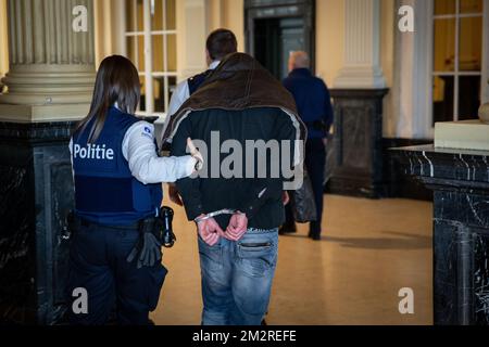 Roy Larmit arriva per una sessione del processo 'Kasteelmoord' (omicidio del castello), lunedì 18 marzo 2019, presso la corte d'appello di Gent. Andre Gusselbrecht, Pierre Serry, Franciscus Larmit ed Evert de Clercq sono i quattro accusati nel cosiddetto "kasteelmoord" a Stijn Saelens, nella sua casa, un castello a Wingene, nella provincia delle Fiandre Occidentali. Il 31 gennaio 2012 Saelens scomparve misteriosamente dal suo castello. Il suo corpo è stato trovato nel febbraio 2012 in una proprietà vicina. SAELENS era il genero di Andre Gyselbrecht. BELGA FOTO KURT DEPSLENTER Foto Stock