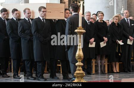 Re Filippo - Filip, la regina Mathilde, la principessa Astrid e il principe Lorenz del Belgio hanno ritratto durante la cerimonia funeraria del Cardinale Danneels, presso la Sint-Romboutskathedraal (Cattedrale di Saint-Rombaut) di Mechelen, venerdì 22 marzo 2019. Il Cardinale Danneels morì il 14th marzo all'età di 85 anni. BELGA FOTO PISCINA BENOIT DOPPAGNE Foto Stock