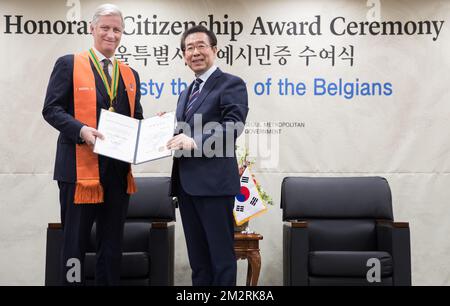 Re Philippe - Filip del Belgio è decorato come cittadino d'onore dal Sindaco di Seul Soon Park durante un seminario e attività Smart Cities presso il Municipio di Seul e un bilaterale con il sindaco il secondo giorno di una visita di Stato a Seul, Corea del Sud, martedì 26 marzo 2019. La coppia reale belga è in visita di stato di quattro giorni in Corea del Sud. BELGA FOTO BENOIT DOPPAGNE Foto Stock