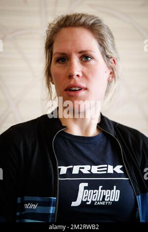 Olandese Ellen Van Dijk foto durante una conferenza stampa del team Trek-Segafredo, giovedì 04 aprile 2019, davanti alla gara ciclistica di un giorno 'Ronde van Vlaanderen - Tour des Flandres - Tour of Flanders', a Sint-Michiels, Brugge. BELGA FOTO KURT DESPLENTER Foto Stock