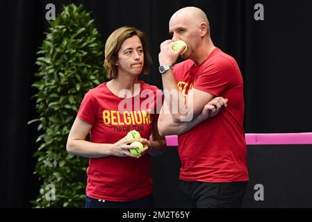 Belgium Assistant coach Laurence Courtois e il capitano belga Johan Van Herck hanno illustrato nel corso di una sessione di formazione in preparazione dei play-off del Gruppo Mondiale della Fed tra il Belgio e la Spagna, giovedì 18 aprile 2019 a Kortrijk. Le due squadre si incontreranno questo fine settimana. FOTO DI BELGA LAURIE DIEFFEMBACQ Foto Stock