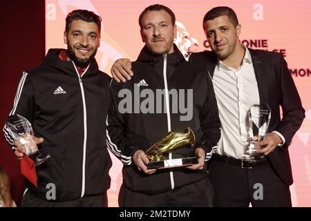 Il coach assistente della STVV Issame Charai, il coach capo della Standard Hamide Lamara e il coach capo provvisorio di Anderlecht Karim Belhocine, raffigurati durante il trofeo del Leone belga per i migliori calciatori belgi di discendenza araba o berbera, lunedì 29 aprile 2019, presso il Palazzo di Birmingham a Bruxelles. FOTO DI BELGA THIERRY ROGE Foto Stock