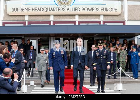 Wolters, il Segretario Generale della NATO Jens Stoltenberg e il Comandante Supremo alleato della NATO Europa Curtis Scaparrotti hanno raffigurato durante una cerimonia per nominare il nuovo Comandante Supremo alleato Europa (SACEUR) a The Shape (sede Suprema delle potenze alleate) a Casteau, Soignies, venerdì 03 maggio 2019. FOTO DI BELGA NICOLAS MAETERLINCK Foto Stock